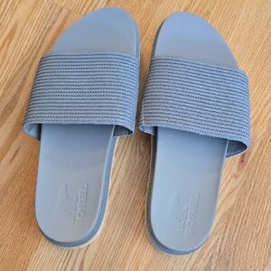 Sorel Light Gray Ribbed Slide Sandals